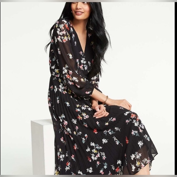 Ann Taylor Dresses & Skirts - Ann Taylor Meadow Floral Pleaded wrap Dress size 6T like new dress no tags